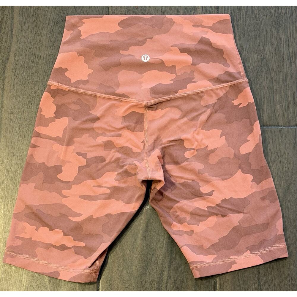 Wunder Train High-Rise Short 8" Sz 4 Camo Rose